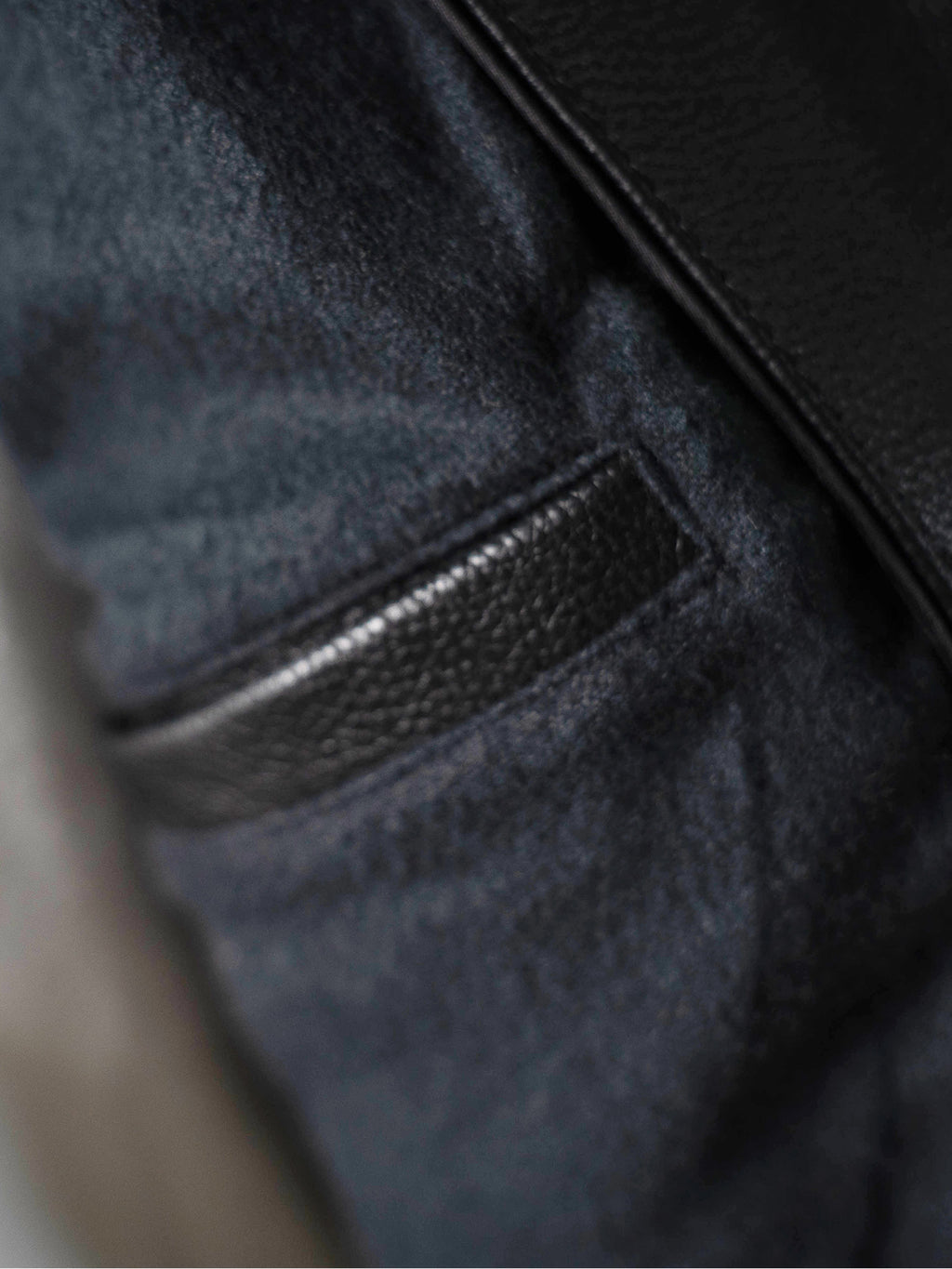 LJ2081 Black